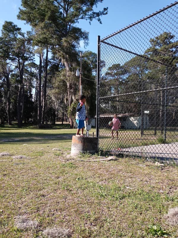 Darien Lions Club Park - Image 2
