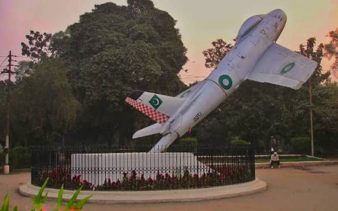 Jinnah Gardens - Image 1