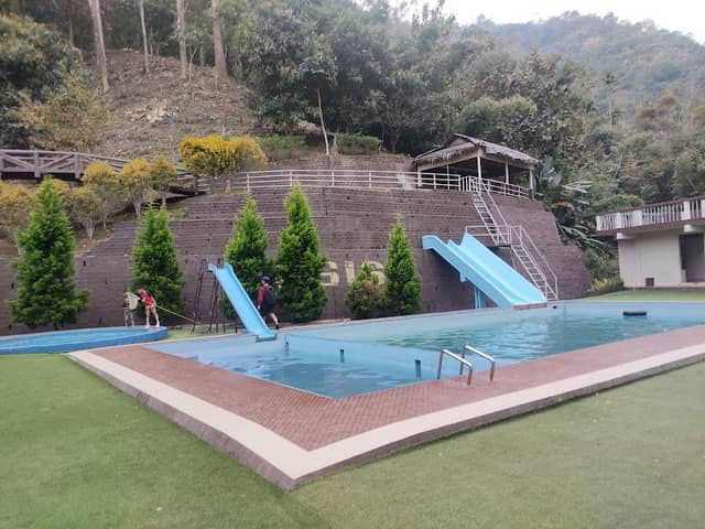 Oasis Picnic Spot - Image 1