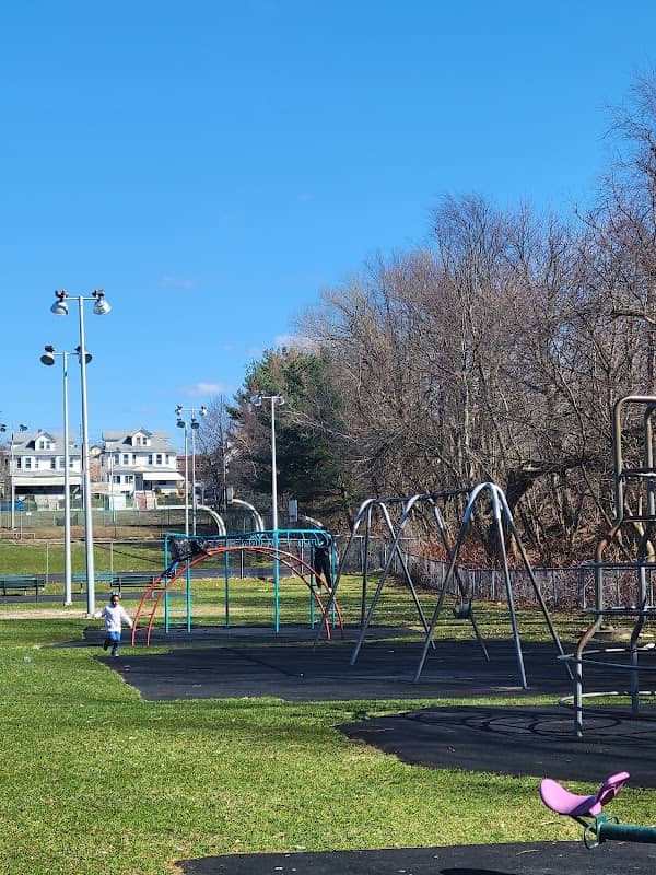 Beech St Park - Image 1