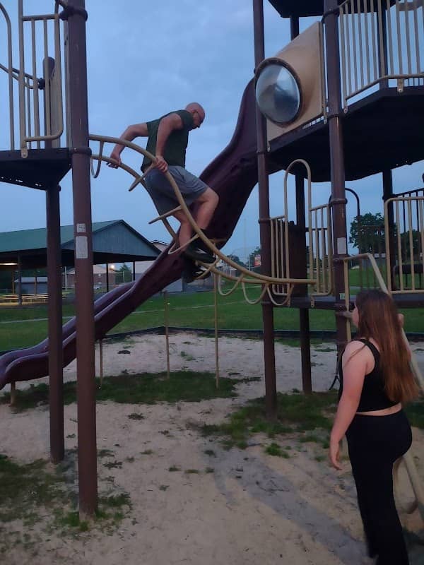 Englewood park - Image 2
