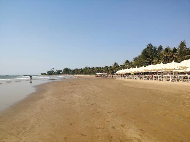 Morjim Beach - Image 1