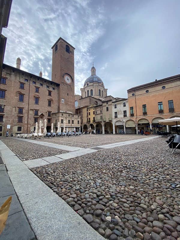 Piazza Sordello - Image 2