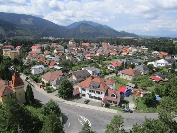 Castle and Manor in Liptovský Hrádok - Image 1