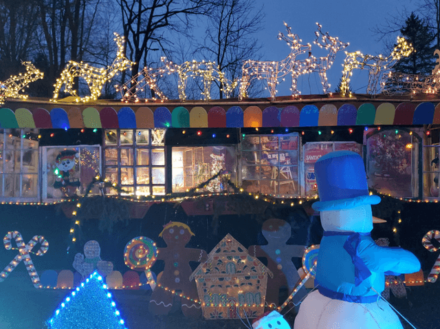 Van Winkler Holiday Display - Image 1