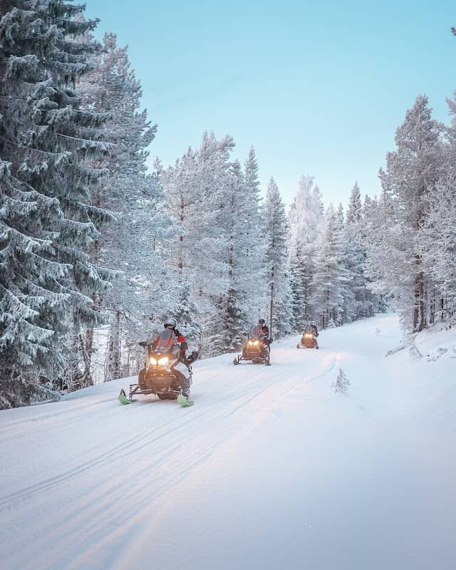 StayLapland - Husky, Reindeer, Snowmobile, and Northern Lights Tours - Image 2