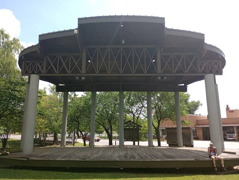 Cumberland Square Park - Image 1