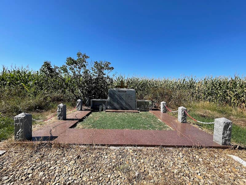 Memorial to the Victims of Balotesti - Image 1