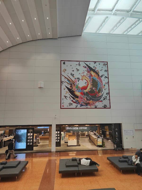 Terminal 2 (2nd Floor International Flight Deck) - Image 2