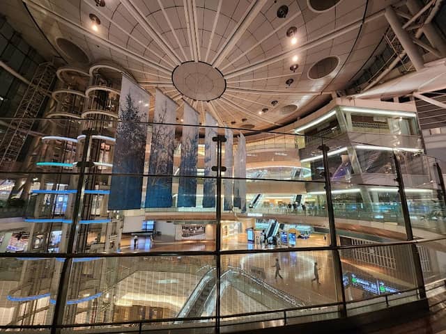 Terminal 2 (2nd Floor International Flight Deck) - Image 3