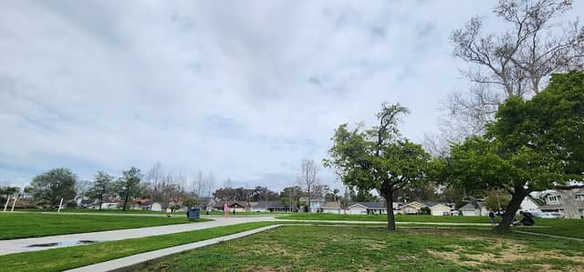 Golden View Park - Image 2