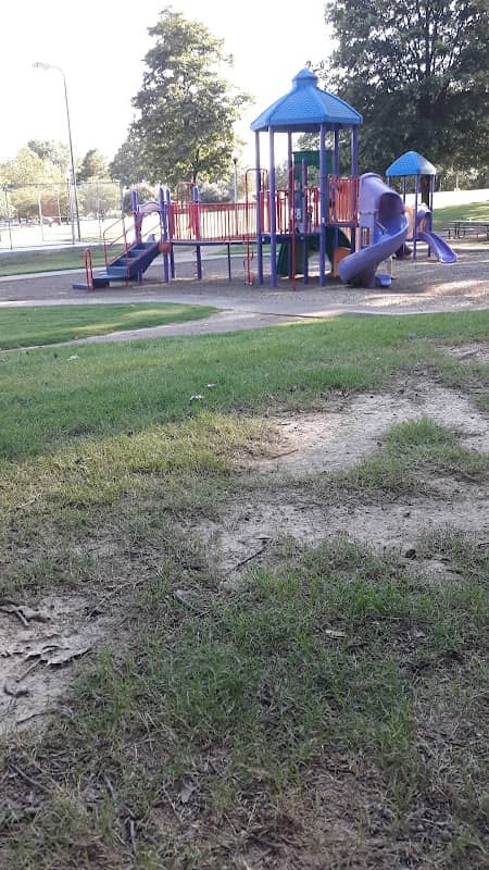 Elmore Civic Park - Image 2