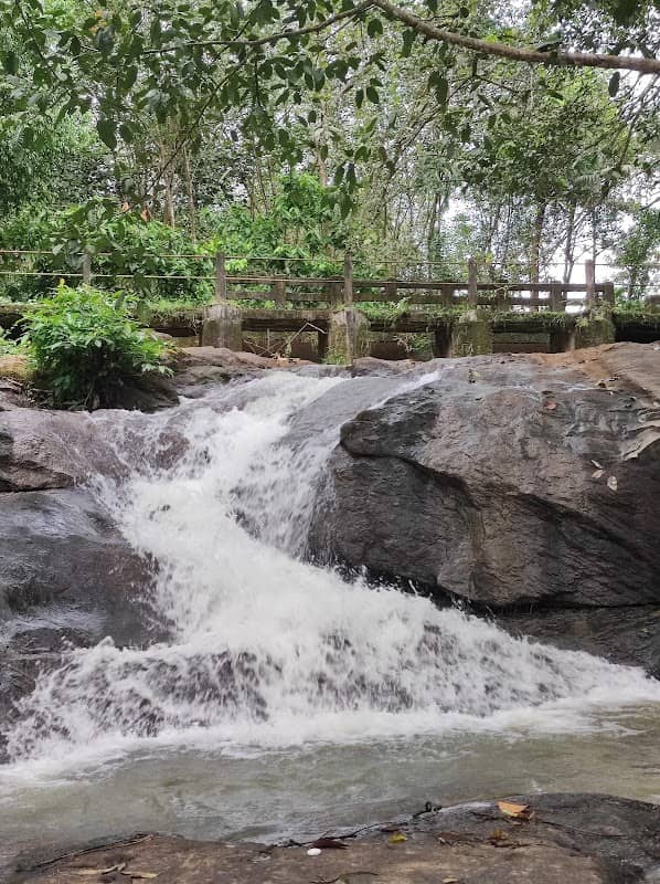 Kavalagadu water falls - Image 1
