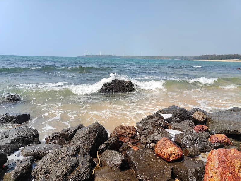 Mithmumbari Beach Rocks - Image 1