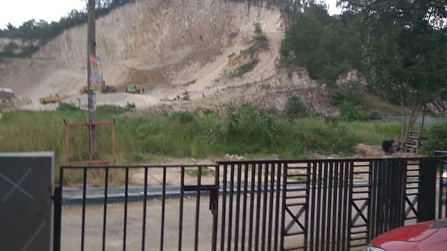 Gunung Batu - Image 1