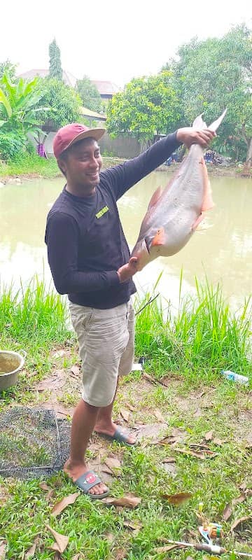 Pemancingan Keluarga Santai - Image 1