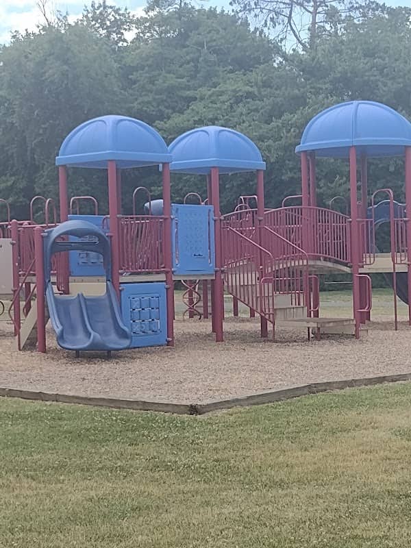 Holster Park - Image 2