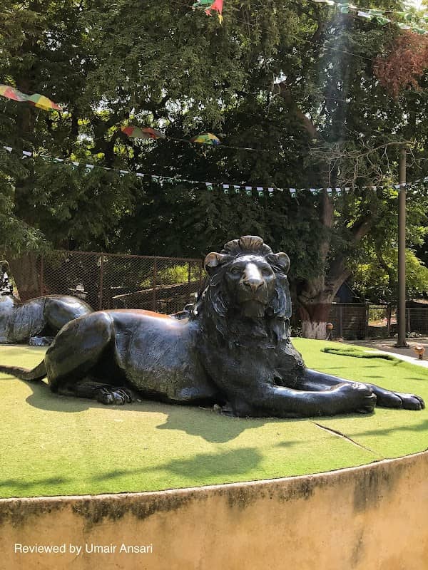 Lion Statue - Image 2