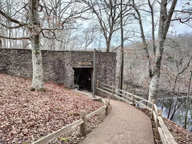 Old Stone Fort Museum & Visitor Center - Image 1