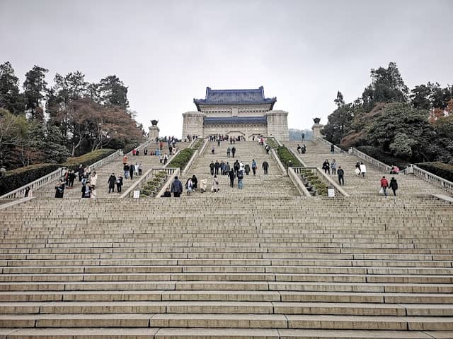 Sun Yat-sen Mausoleum-Heyuan - Image 1