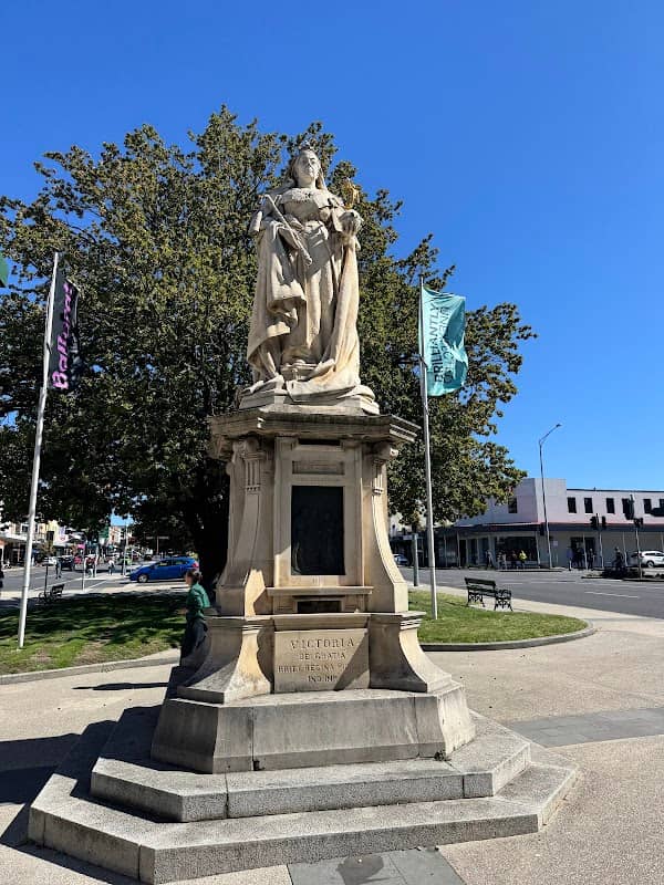 Queen Victoria Memorial - Image 1