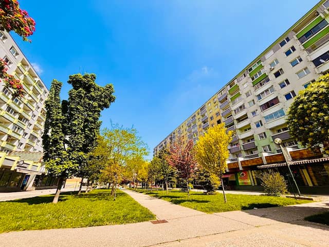 Vrakuňská lavička - Image 1