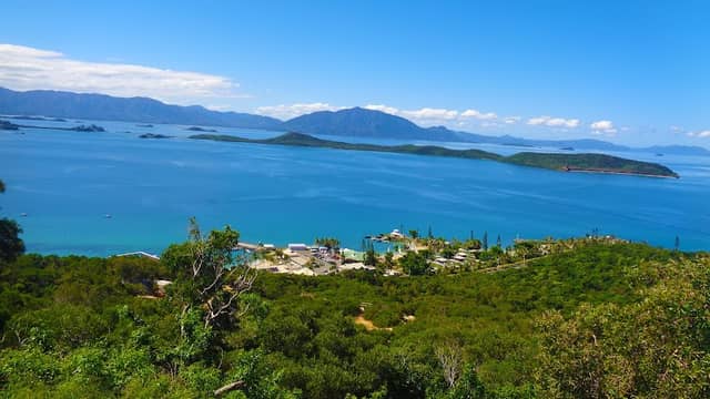 Lyvai Tours - Image 1