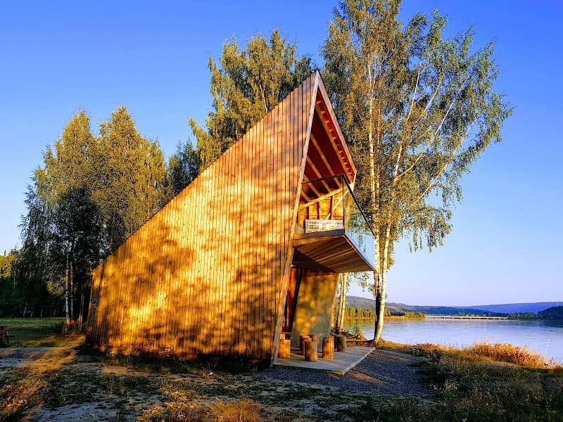 Birdwatching tower - Image 1