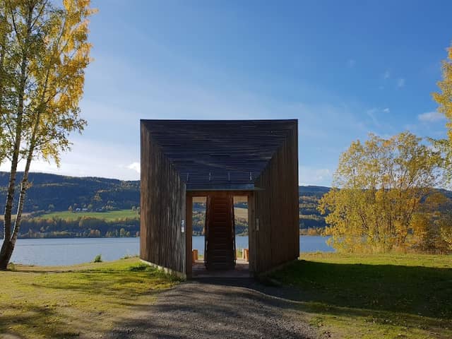 Birdwatching tower - Image 2