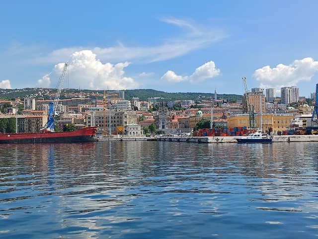 ADAMIĆEV GAT - Image 1