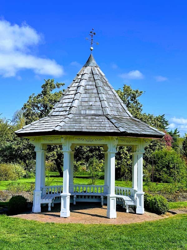 Bush's Pasture Park - Image 2