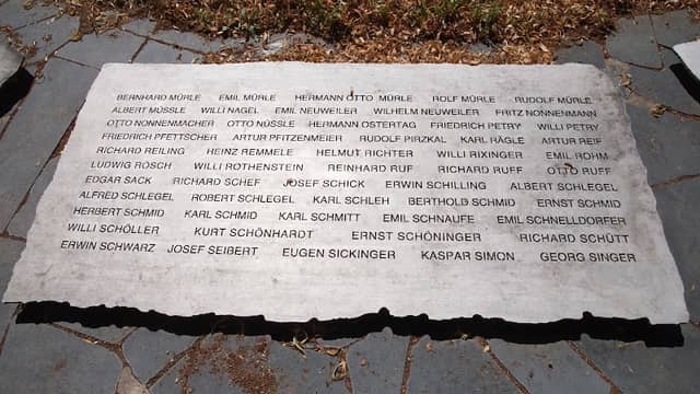 Kriegerdenkmal für die Gefallenen im Ersten und Zweiten Weltkrieg - Image 3