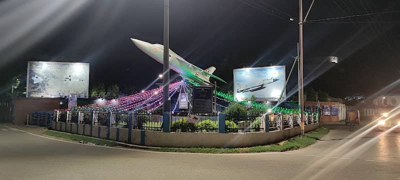 Aircraft Statue - Image 2