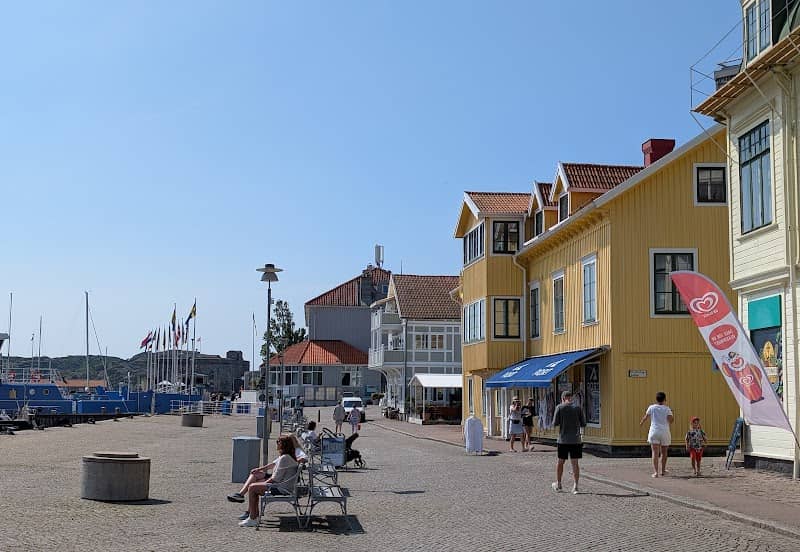 Marstrands kajfront - Image 1