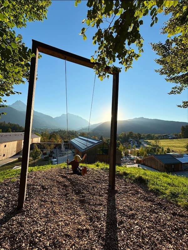Schaukel mit Blick auf den Watzmann - Image 1