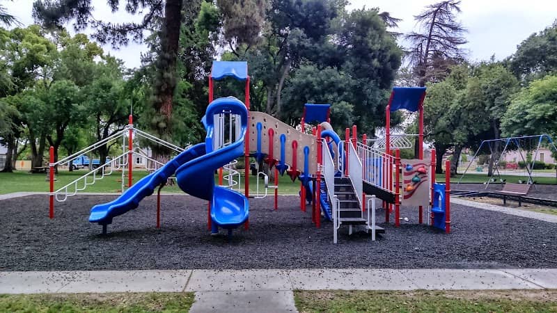 Panzak Park - Image 1