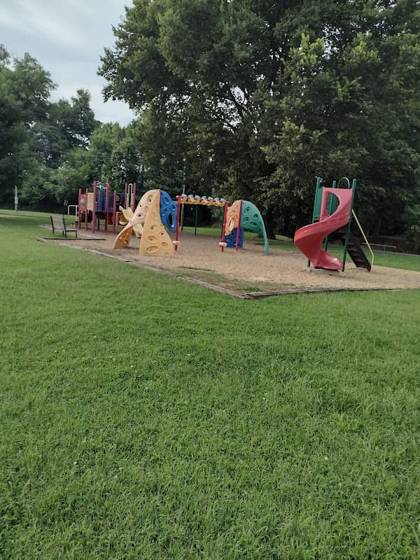 Twin City Park - Image 1