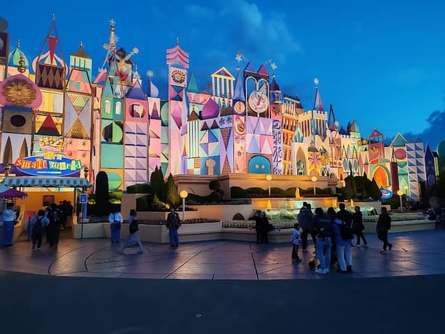 Tokyo Disneyland - Image 2