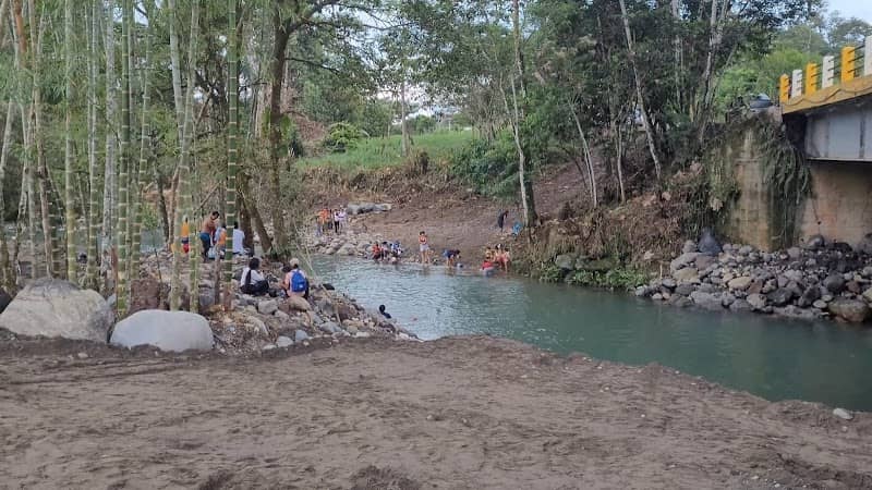 Balneario Natural Río Blanco Recinto Amazonas - Image 1