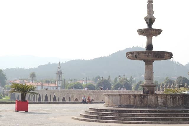 Chafariz do Largo de Camões - Image 1