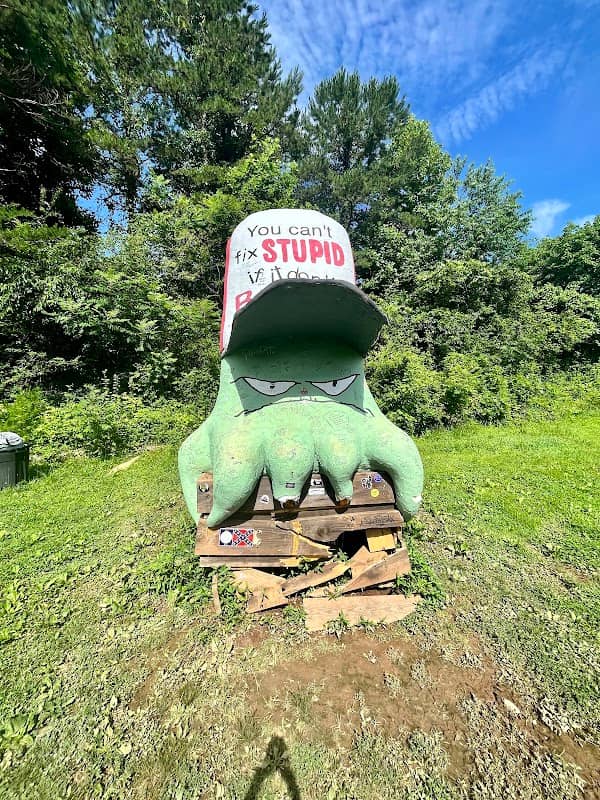 Squidbillies Monument - Image 1