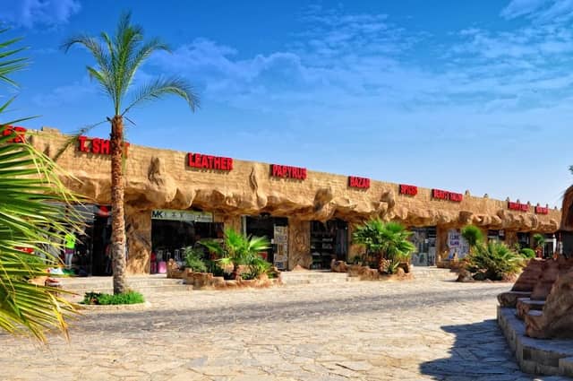 Caves Shopping Center - Image 1