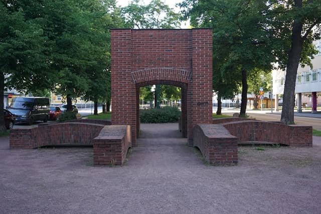 Southern Park - Image 1