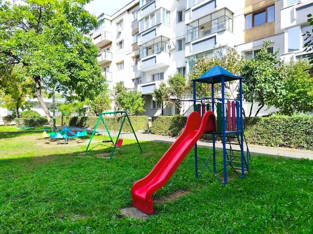 Park from the blocks - Image 1