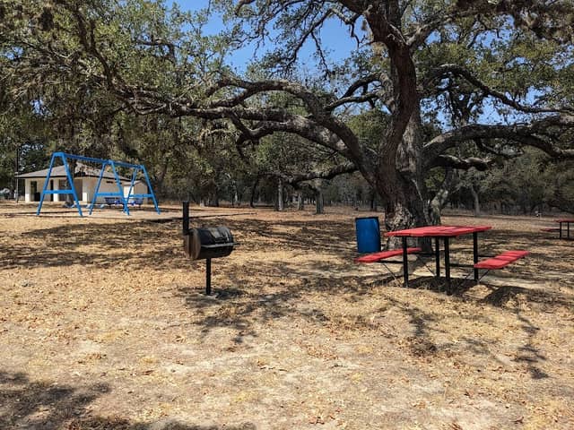 Whispering Oaks Park - Image 1