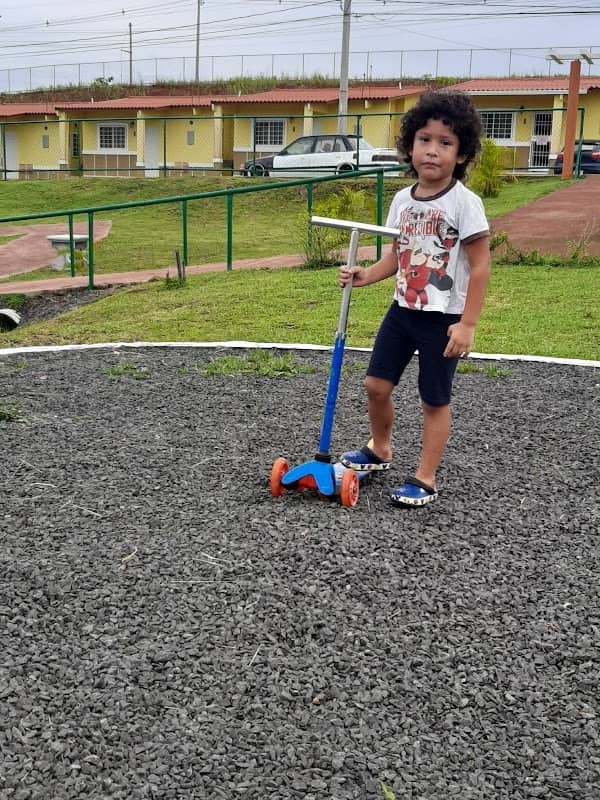 #2 Lago Emperador Park - Image 1