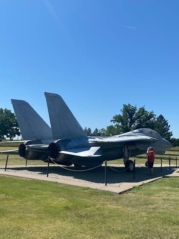 F-14 Tomcat Display - Image 1