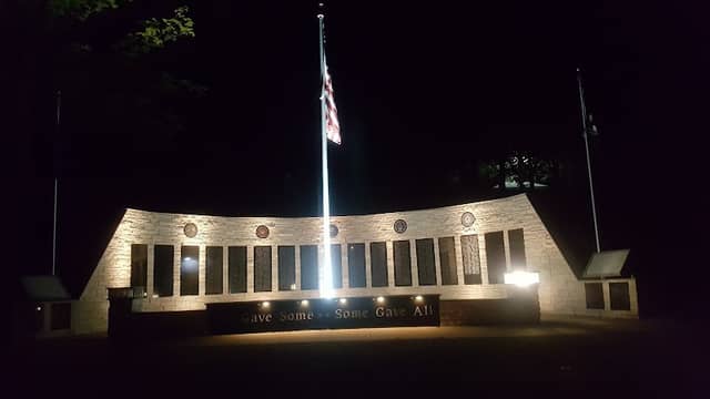 Mayville Park Pavilion - Image 2