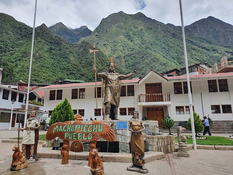 Manco Capac Square - Image 1