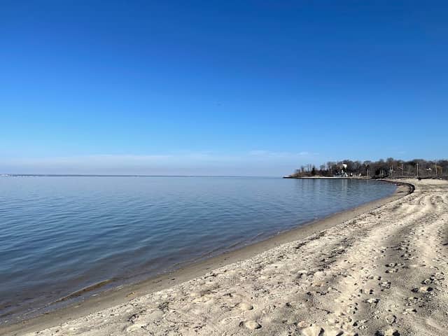 Centre Island Beach - Image 2